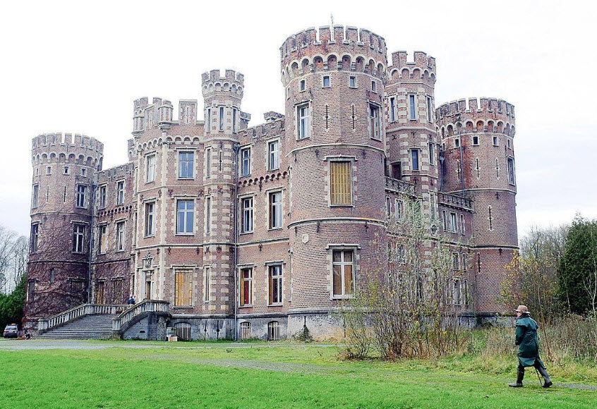 Castle Moulbaix, Belgium